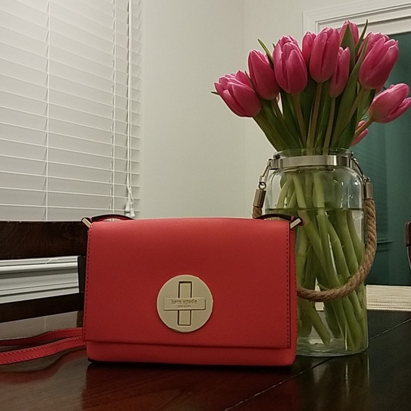 kate spade Handbags - Coral Pink Kate Spade Crossbody Bag